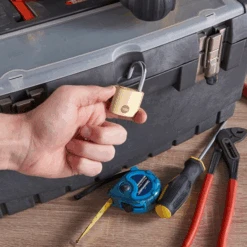 Cadenas Standard Laiton 60 Mm - Yale - Anse Acier Cémenté - 3 Clés -Construire Un Magasin D'outils 2 103