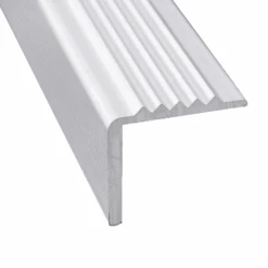 Nez De Marche Strié Anti-dérapant 1 Mètre 6 Nez De Marche Strié Anti-dérapant 1 Mètre -Construire Un Magasin D'outils nez marche cqfd