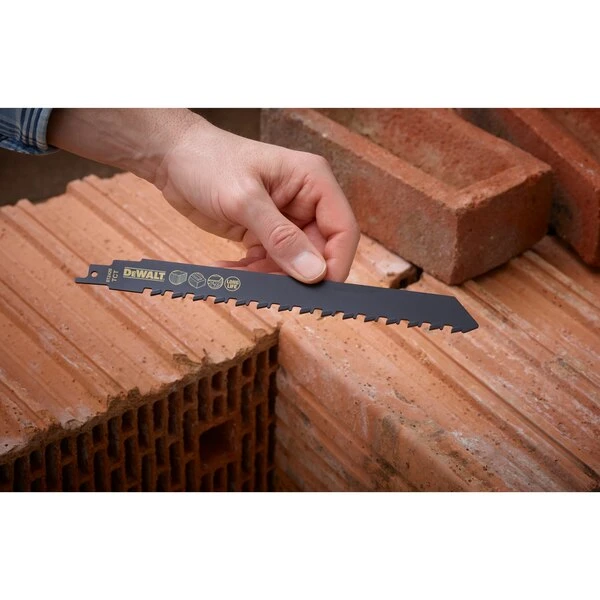 Lame Scie Sabre Dewalt DT2420-QZ Carbure De Tungstène - Longueur 240 Mm 2 Lame Scie Sabre Dewalt DT2420-QZ Carbure De Tungstène - Longueur 240 Mm – Image 2